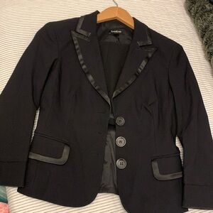 Bebe jacket and skirt